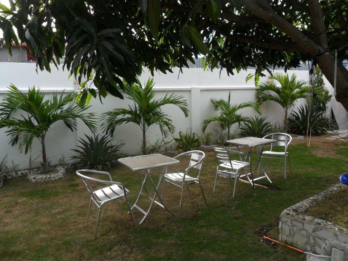 Jasmin'S Room Rental Moalboal Exterior photo